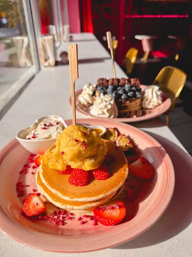 Pink'na Cafe
